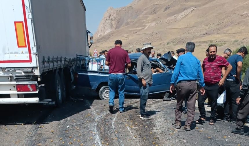Hakkari Van Karayolunda feci kaza: 4 ölü