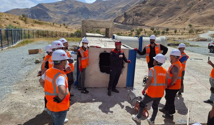 AFAD’dan sanayi esnafına uygulamalı Afet eğitimi