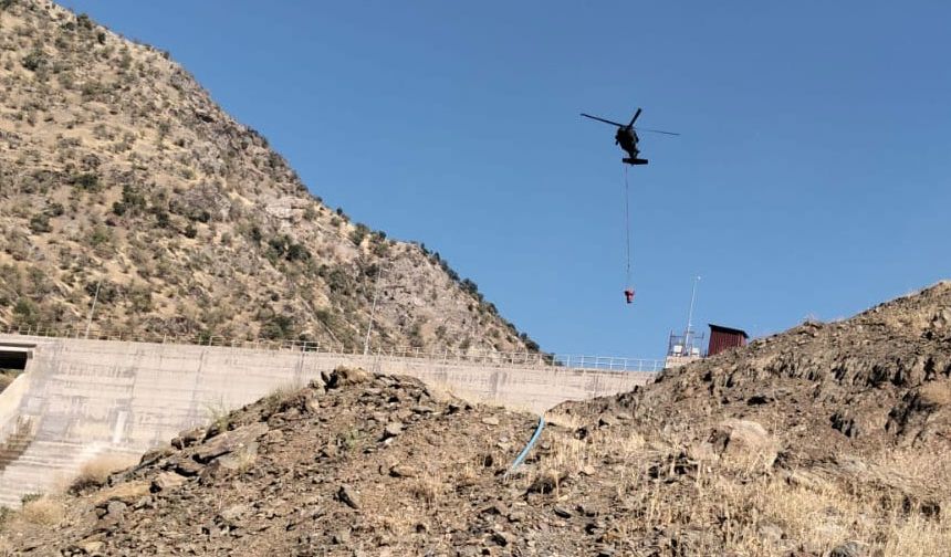 Elazığ'dan Hakkari'deki yangına helikopter desteği
