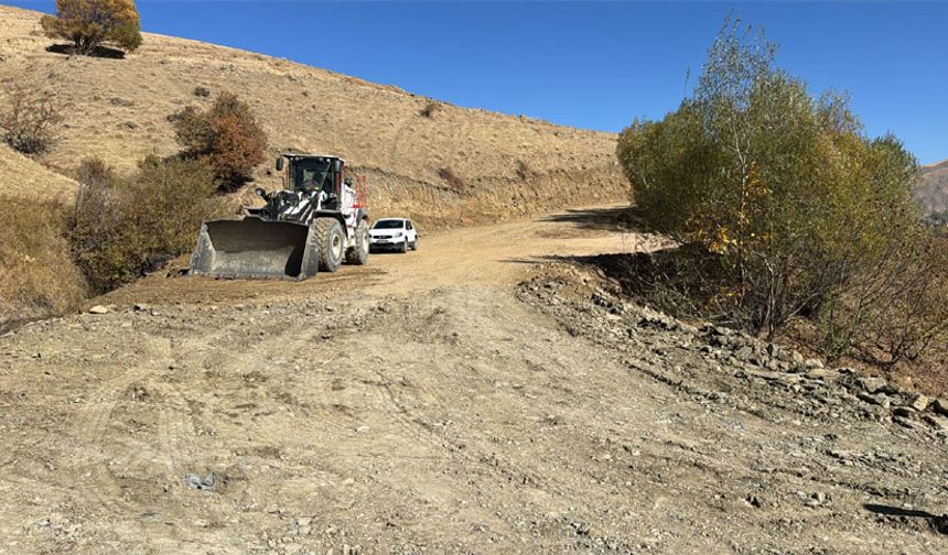 Esendere köy yollarında çalışmalar sürüyor