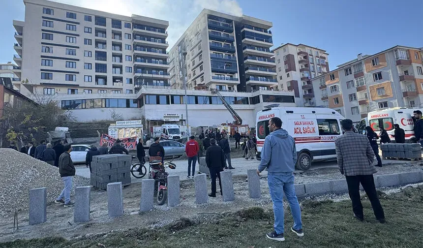 Van'da 7 katlı binanın otoparkında yangın!
