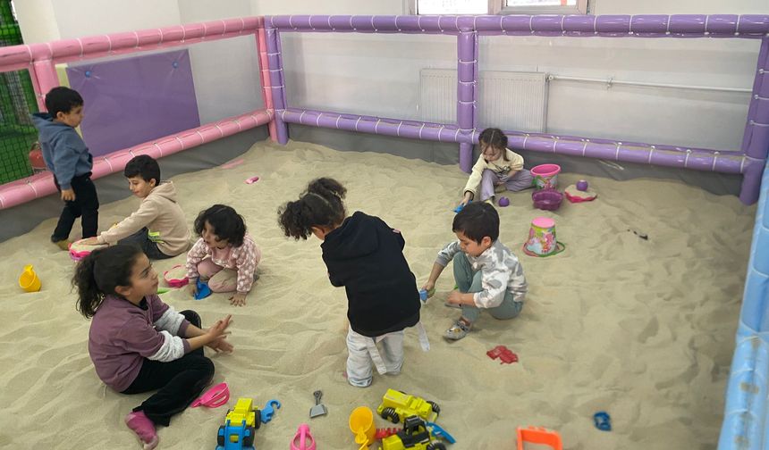 Çocuk Oyun Merkezi'nde hafta sonu yoğunluğu