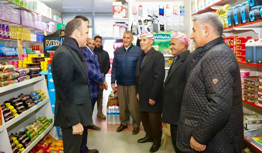 Akpınar ve Şakar Şemdinli'de esnafı ziyaret etti