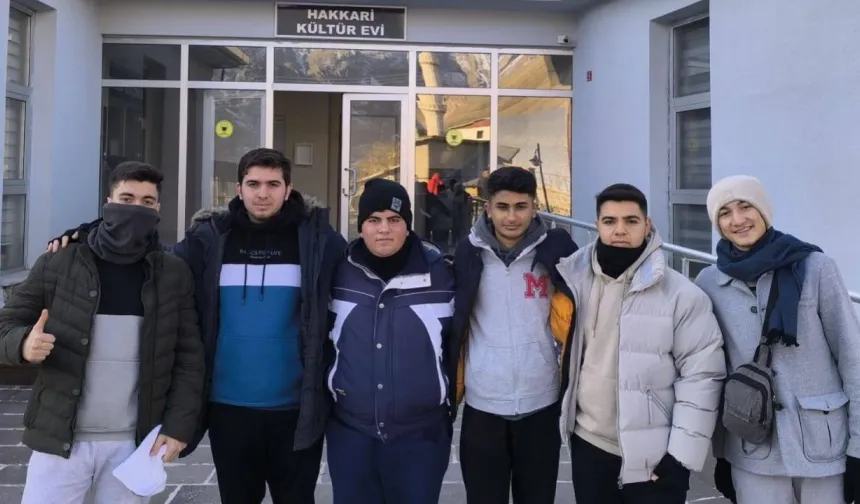 İmam Hatipli Gençler Hakkari’de kamp deneyimi yaşadı