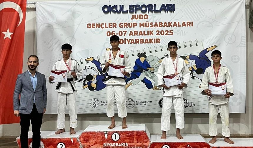 Hakkari'de 3 sporcu Türkiye şampiyonasına katılacak