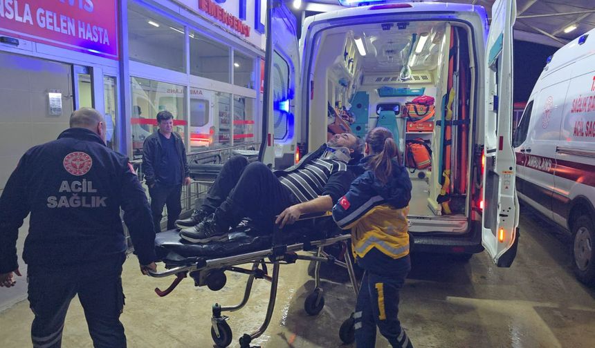 İşçileri taşıyan minibüsü devrildi; 13 yaralı