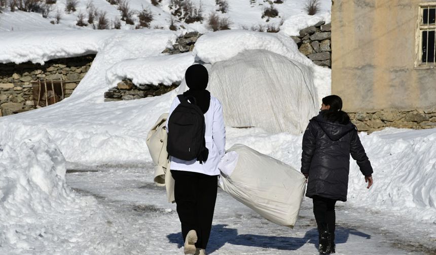 Hakkari’de görev yapan fedakâr hemşire
