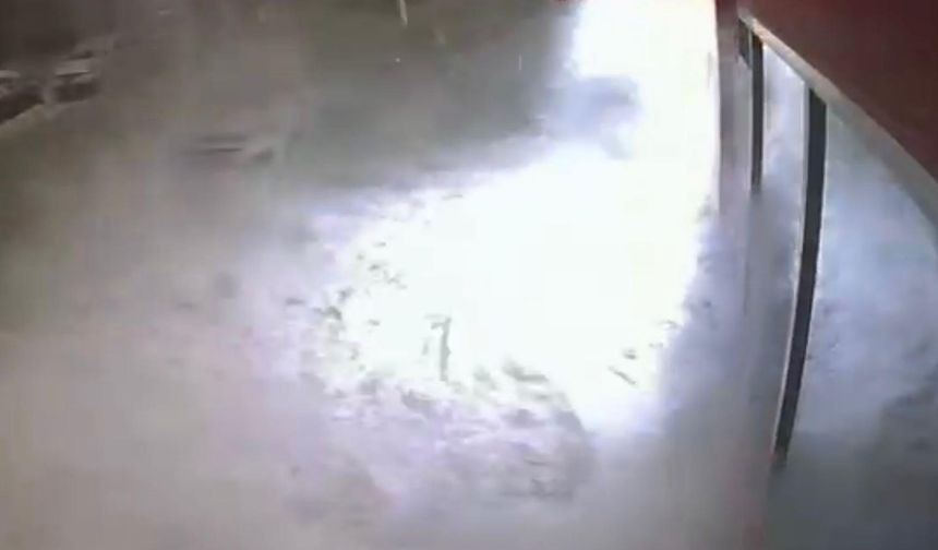 6 katlı binadan düşen kar 1 kişiyi yaraladı