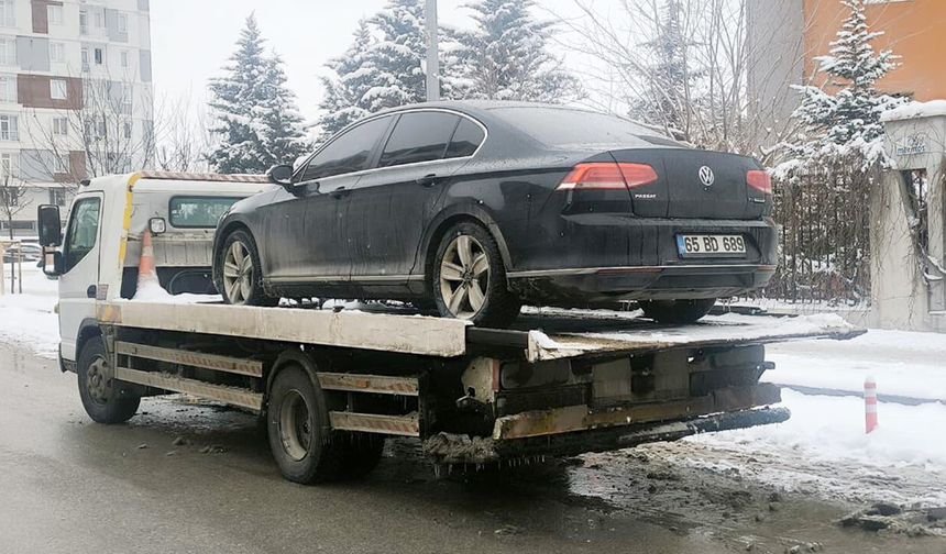 Van’da belediye başkanının aracına el konuldu