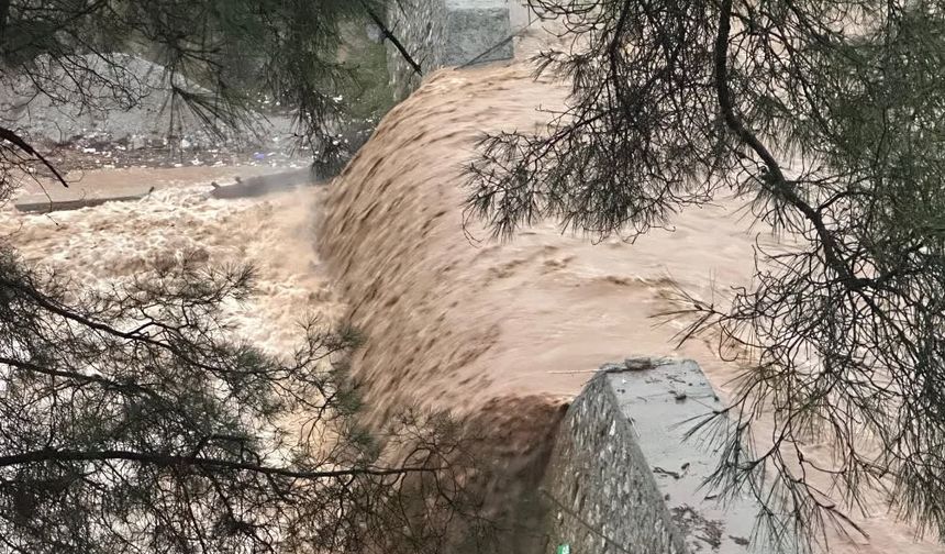 Dere taştı; 9 ev tedbir amaçlı tahliye edildi
