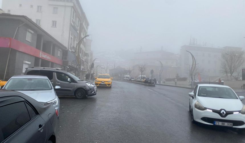 Hakkari’de görüş mesafesi 10 metreye kadar düştü