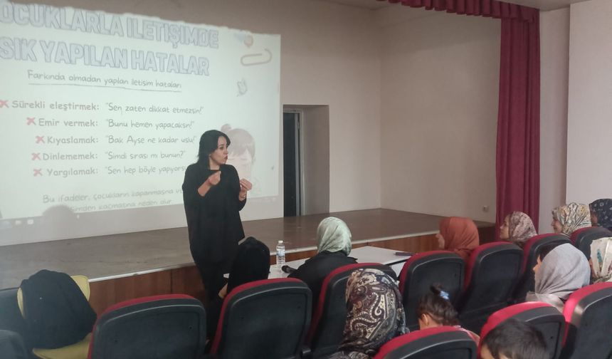 Hakkari’de Aile Okulu Kurslarıyla aileler bilinçleniyor