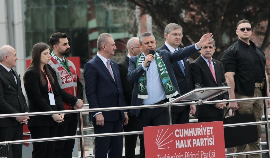 CHP Genel Başkanı Özel Kocaeli'de konuştu