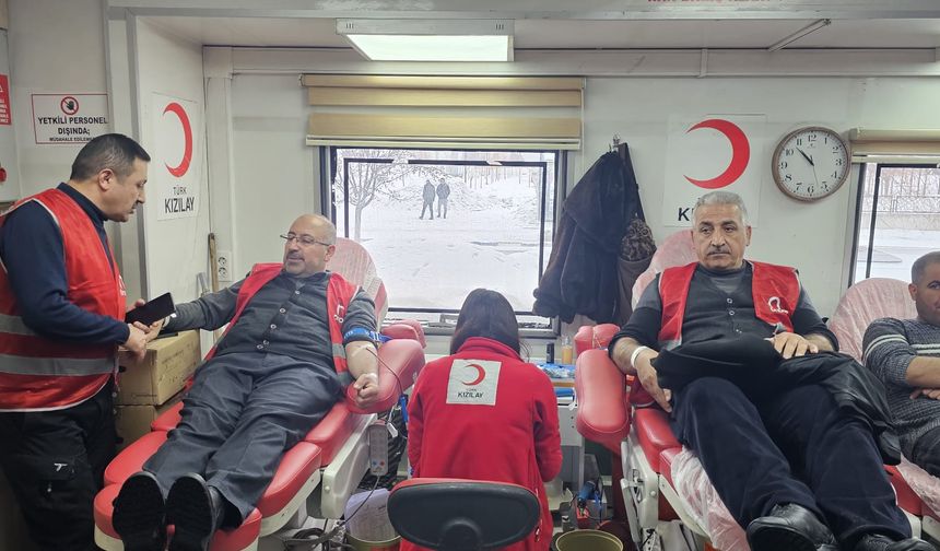 Hakkari’de “Hedef Sümbül Dağı” kan bağışı kampanyası sürüyor