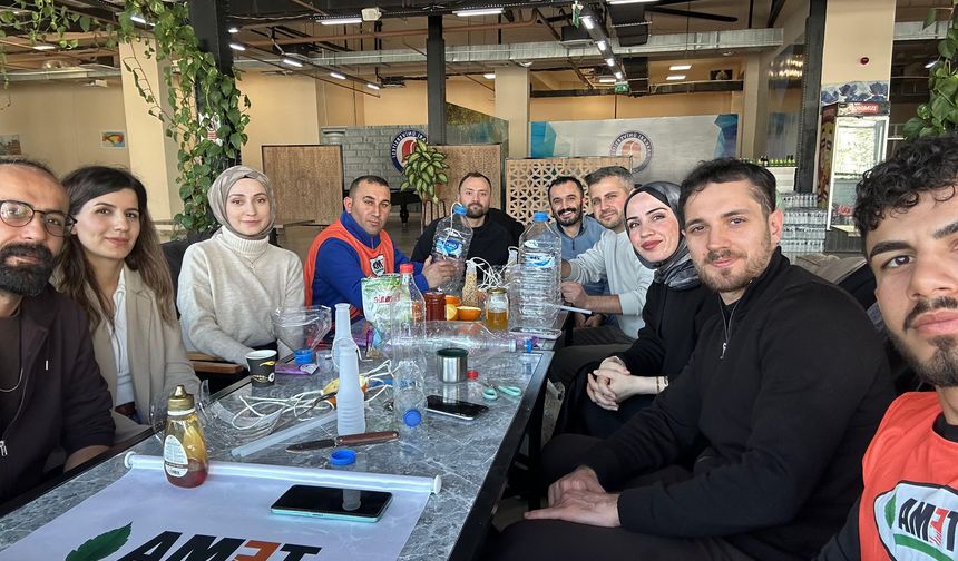 Hakkari’de ''Kuş Yemliği'' etkinliği düzenlendi