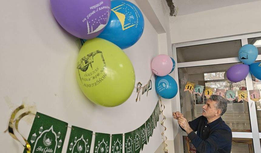 Hakkari'de okullar ramazan için süslendi