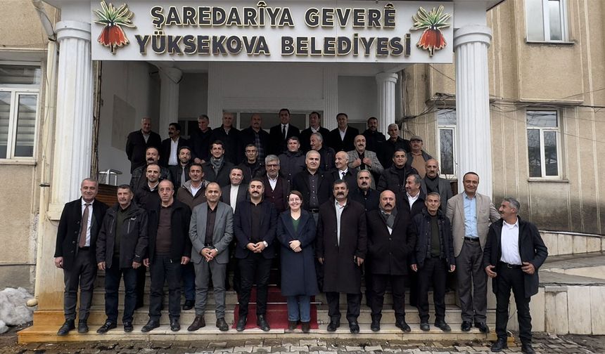 Muhtarlar Yüksekova Belediyesi’ni ziyaret etti