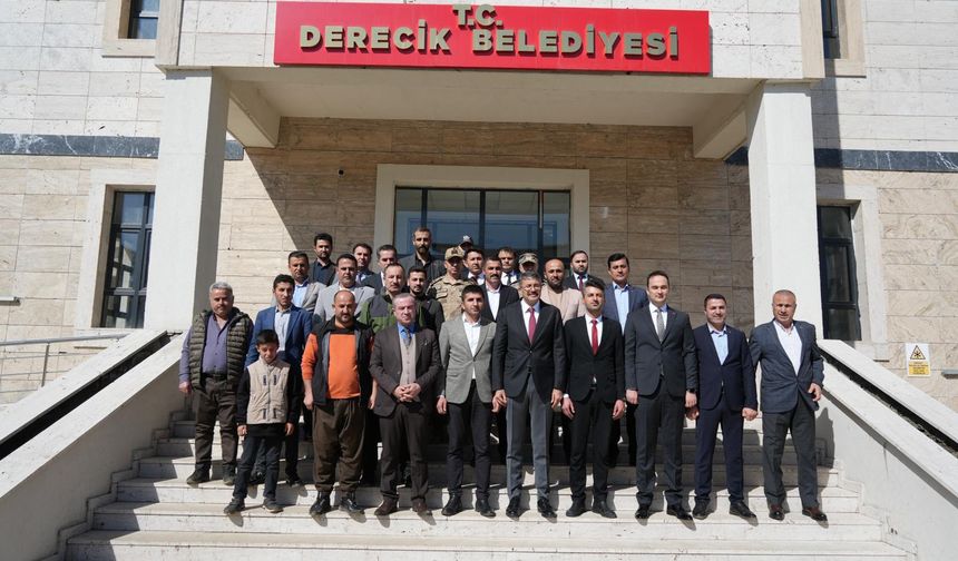 Vali Çelik’ten Derecik Belediyesine veda ziyareti