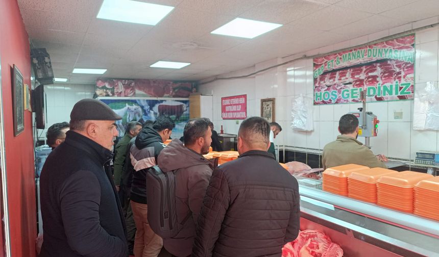 Hakkari’de Ramazan öncesi kasaplarda yoğun mesai