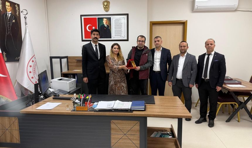 Sevilen Kardiyolog Ali Nail Kaya Hakkari’ye veda etti