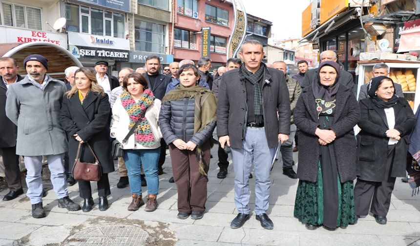 Hakkari’de ESP’ye yönelik gözaltılar protesto edildi