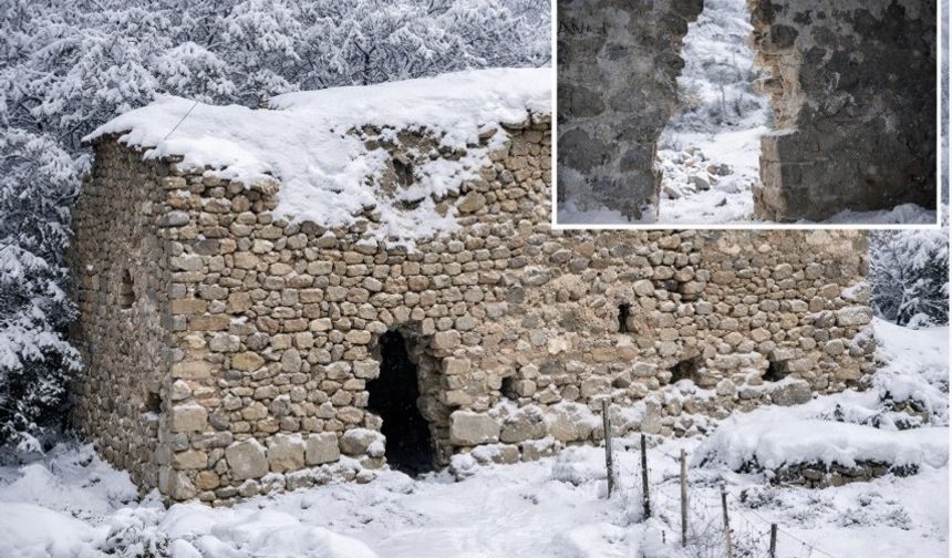 Hakkari’deki Helel Kilisesi definecilerin talanına uğruyor