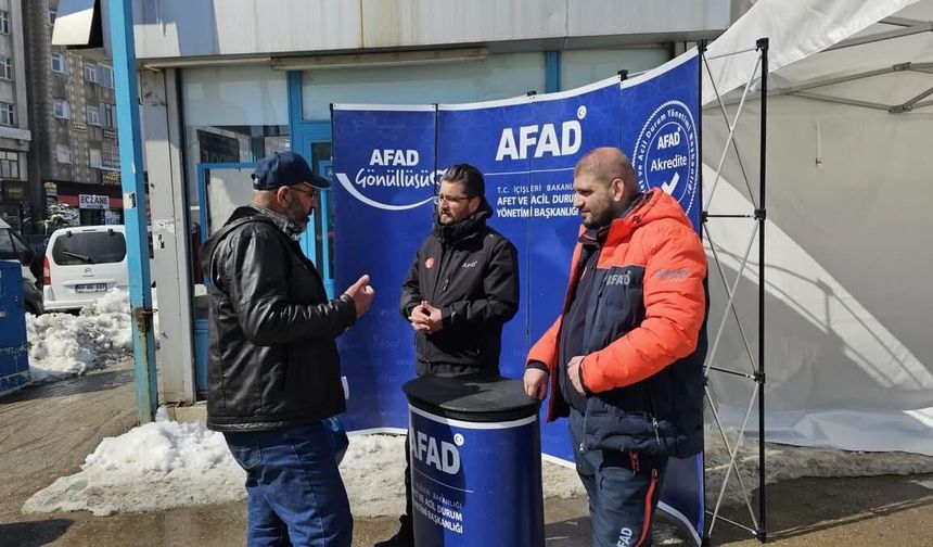 AFAD Hakkari’de deprem bilinci için stant açtı
