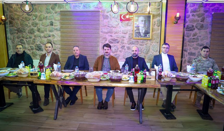 Çukurca Belediyesi’nden geniş katılımlı iftar programı