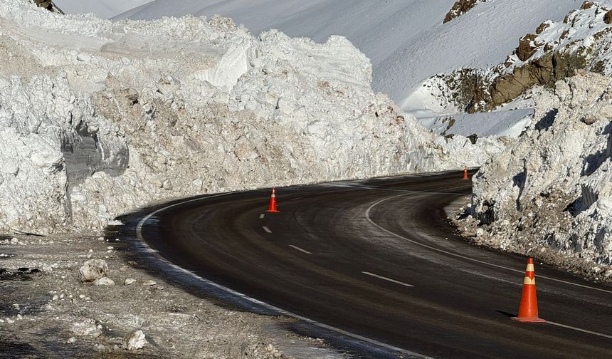 Hakkari–Van karayolu yeniden ulaşıma açıldı