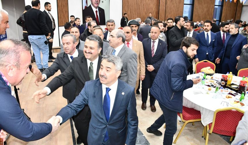 Ak Parti Hakkari teşkilatı iftarda buluştu