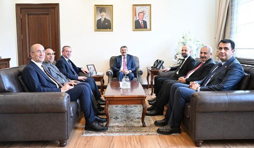 Hakkarili başkanlardan Ali Çelik'e ziyaret