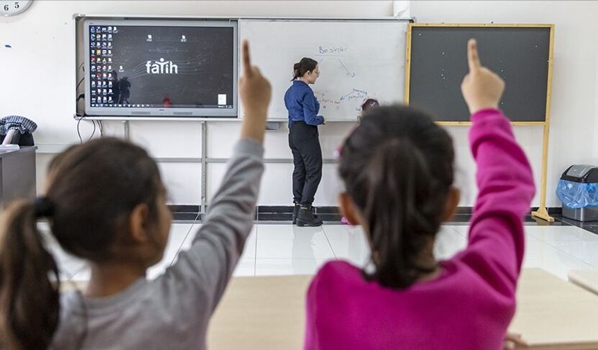 Hakkari’de kaç ücretli öğretmen var?