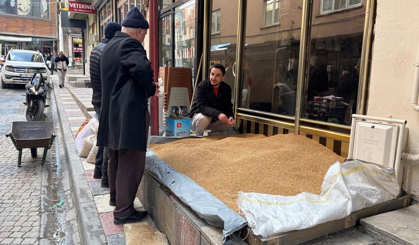 Ramazan’la birlikte Hakkari’de fitrelik buğday tezgahlarda