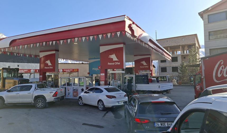 Hakkari’de akaryakıta şok zam: Motorin 75 TL'ya dayanacak!