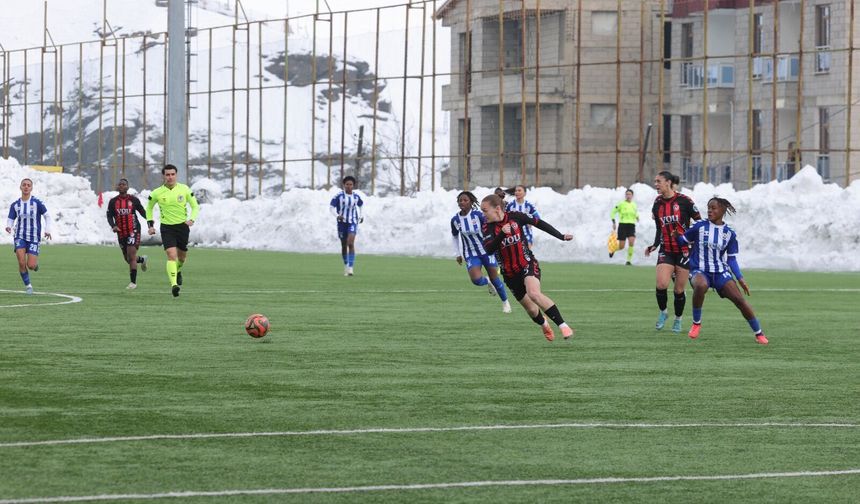 Hakkari’de gülen taraf Ünye Kadın Spor oldu