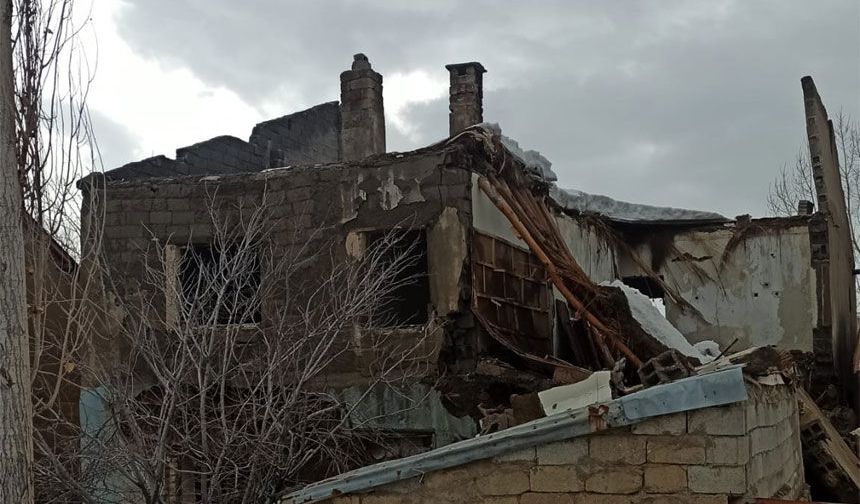 Yüksekova’da yıkım mağduru aile destek bekliyor