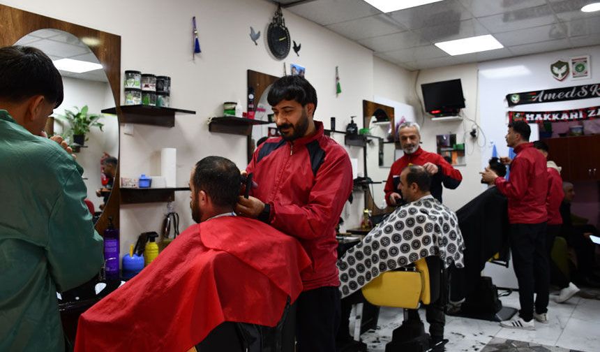 Hakkari'de berberlerde bayram yoğunluğu