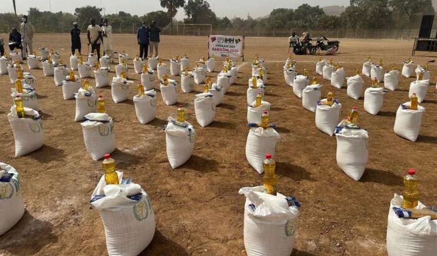 Hakkari İHH’den Mali’de bin kişiye gıda yardımı