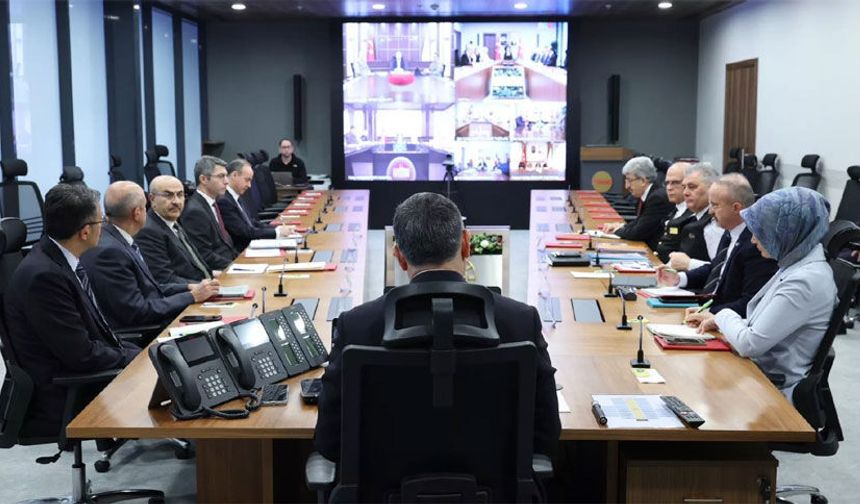 Vali Taşyapan sınır güvenliği toplantısına katıldı