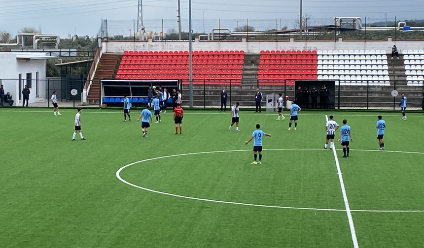 47. dakikada 12 gol yedi: Teknik direktör, takımı sahadan çekti!