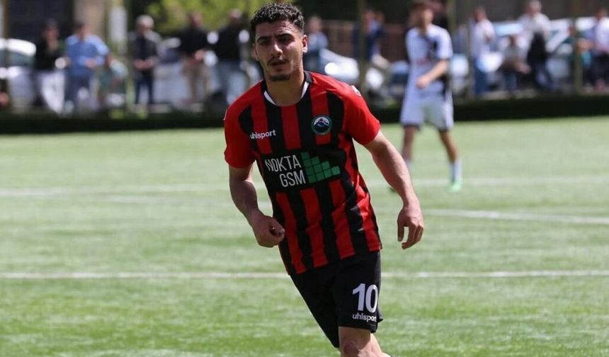 Yüksekovalı futbolcu kaza geçirdi