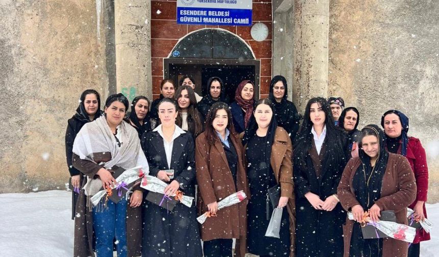 Esendere Belediyesinden kadınlara jest