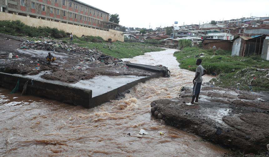 Kenya'daki selde hayatını kaybedenlerin sayısı 71'e yükseldi