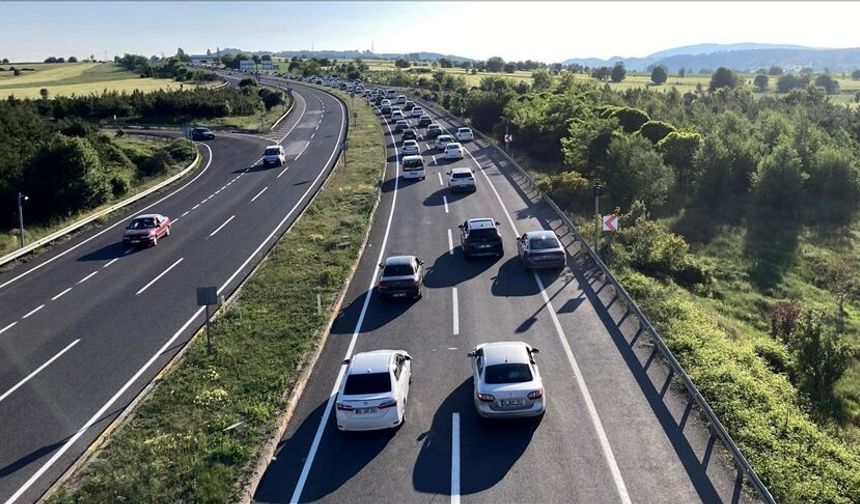 Tatilde yola çıkacak sürücülere araç bakımı uyarısı