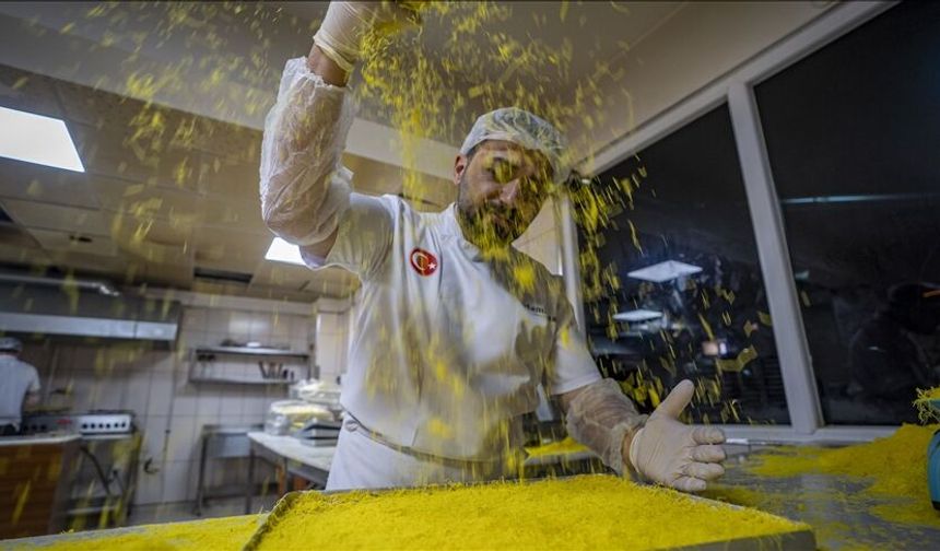 Devlet desteğiyle büyüyen işte tatlı ustaları yetişiyor