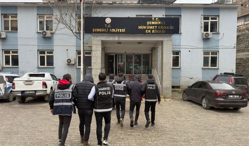 Hakkari’de aranan 12 şahıs yakalandı