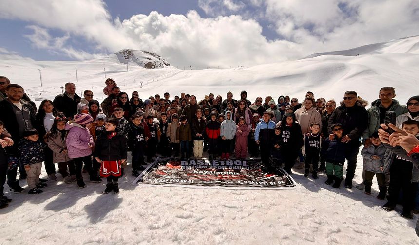 Başkan Kaya’dan sporcu çocuklara kar sürprizi