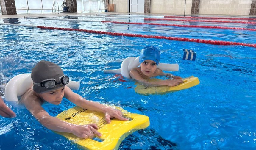 Hakkari'de sekiz yılda 32 bin çocuğa yüzme eğitimi verildi