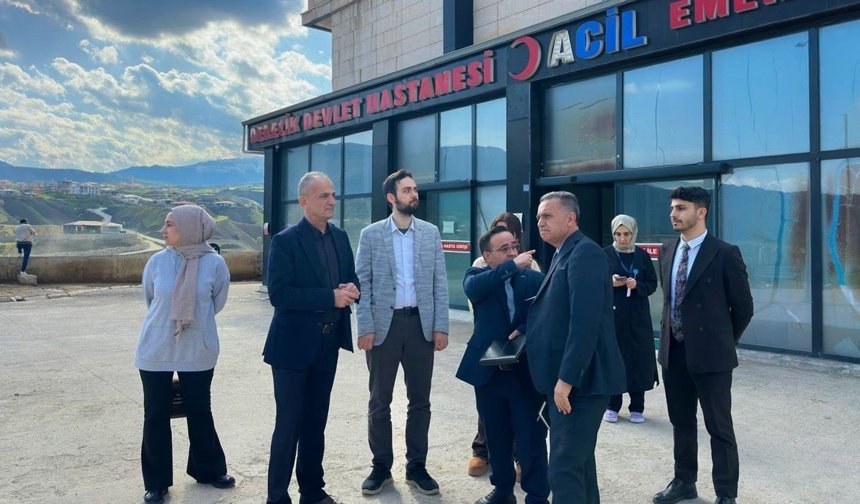 Hakkari sağlık yönetimi Derecik’te sahaya indi