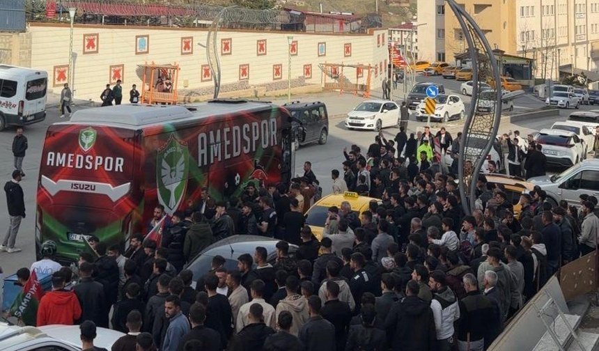 Amedspor otobüsü Hakkari taraftarını Diyarbakır’a taşıdı